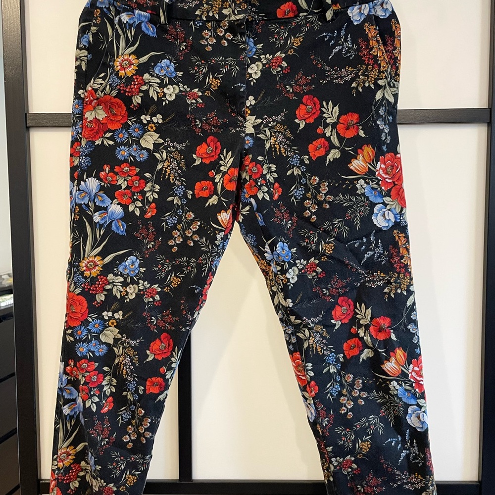 H&M Floral Cropped Pants - Black, Red, Blue